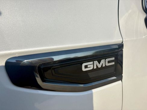 Used 2023 GMC Yukon Denali Ultimate AWD/4WD image 12