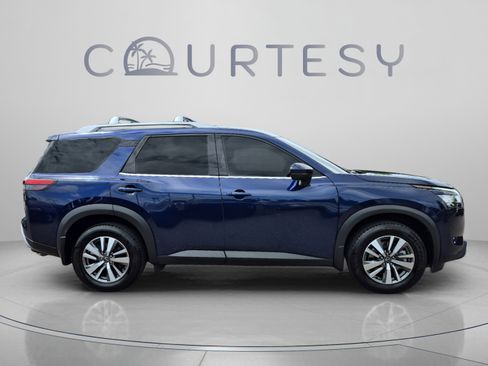 Certified 2023 Nissan Pathfinder SL AWD/4WD image 8