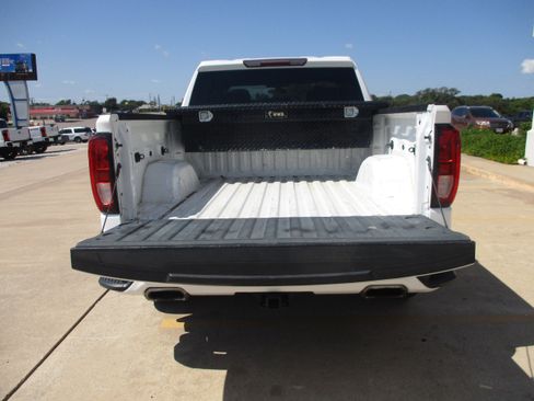 Used 2020 GMC Sierra 1500 Elevation w/ Elevation Value Package image 11