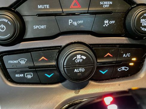 Used 2021 Dodge Challenger GT w/ Driver Convenience Group RWD image 15