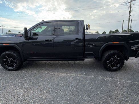 Used 2024 GMC Sierra 2500 AT4 w/ AT4 Premium Plus Package AWD/4WD image 12