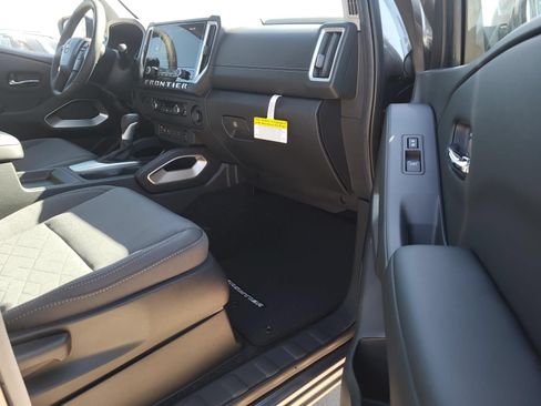 New 2026 Nissan Frontier SV w/ SV Convenience Package RWD image 12