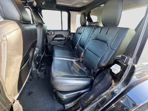Used 2023 Jeep Wrangler Unlimited Sahara w/ Cold Weather Group AWD/4WD image 27