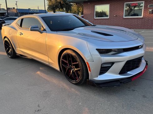 Used 2017 Chevrolet Camaro SS image 3