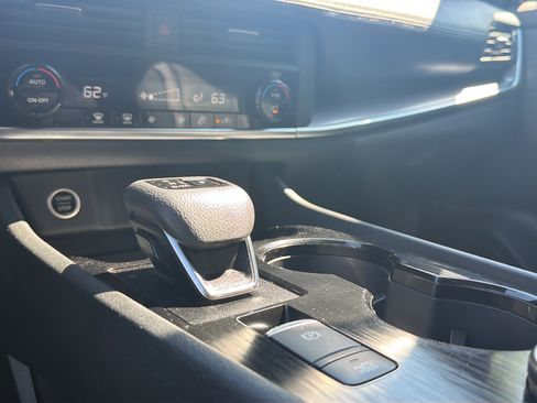 Used 2023 Nissan Rogue SV AWD/4WD image 29