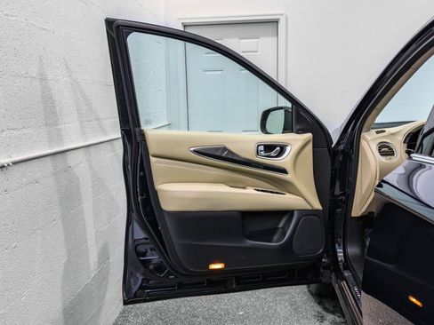 Used 2019 INFINITI QX60 Luxe w/ Essential Package image 12