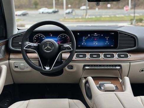 Used 2025 Mercedes-Benz GLE 450 4MATIC image 27