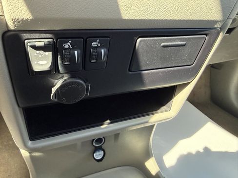 Used 2017 Toyota Sienna XLE Premium image 27