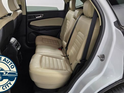 Used 2023 Ford Edge SEL image 25