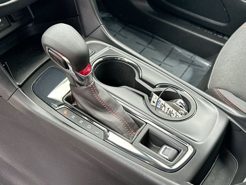 Used 2023 Chevrolet Equinox RS FWD image 19