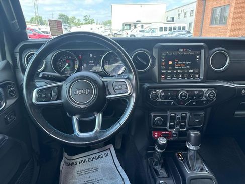 Used 2023 Jeep Wrangler Unlimited Rubicon 4xe w/ Cold Weather Group AWD/4WD image 22