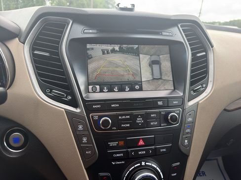 Used 2017 Hyundai Santa Fe FWD image 13