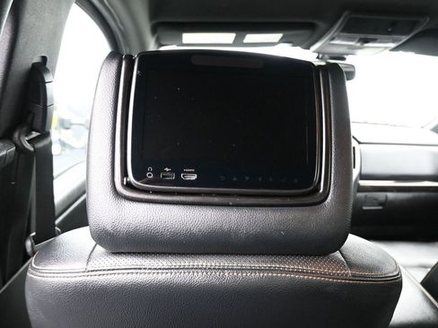 Used 2019 Nissan Titan SL w/ Midnight Edition image 35