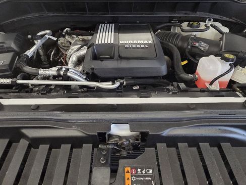 Used 2023 Chevrolet Silverado 1500 RST w/ LPO, Dark Essentials Package AWD/4WD image 17