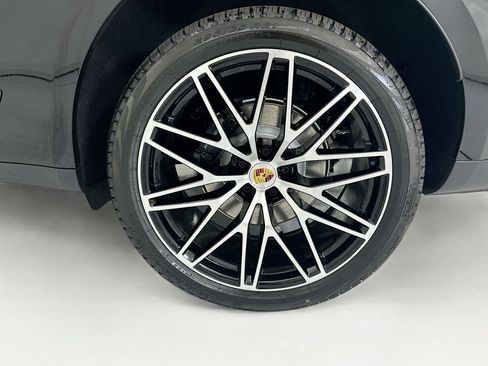 Used 2026 Porsche Macan AWD/4WD image 31