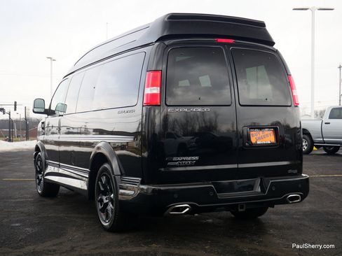 Used 2023 Chevrolet Express 2500 image 19