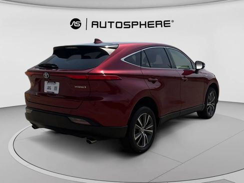 Used 2021 Toyota Venza LE image 10