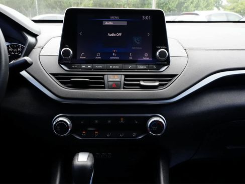 Used 2022 Nissan Altima 2.5 SV w/ SV Premium Package image 13