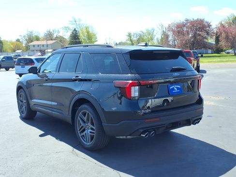Used 2025 Ford Explorer ST AWD/4WD image 3