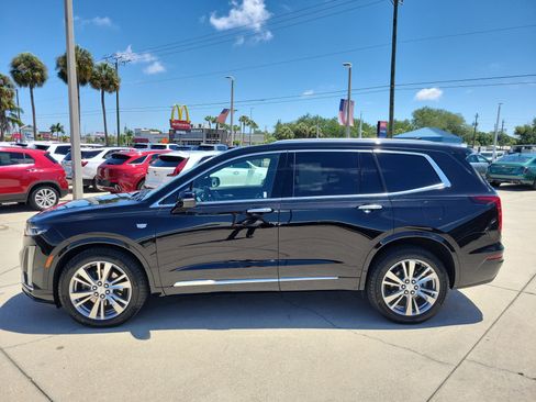 Certified 2023 Cadillac XT6 Premium Luxury AWD/4WD image 7