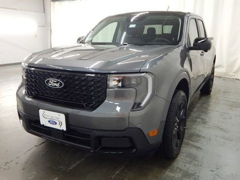 New 2025 Ford Maverick Lariat w/ Black Appearance Package image 9