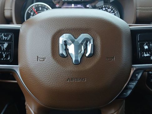 Used 2019 RAM 2500 Laramie AWD/4WD image 5