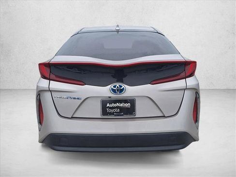 Certified 2022 Toyota Prius Prime LE image 7