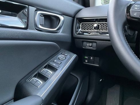 Used 2022 Honda Civic Touring image 23