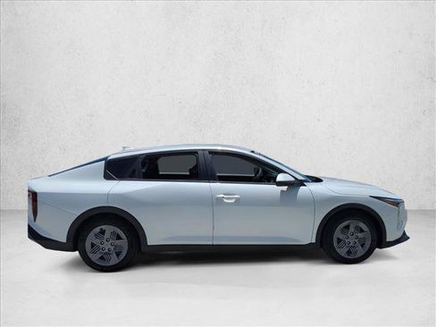 Used 2025 Kia K4 FWD image 4