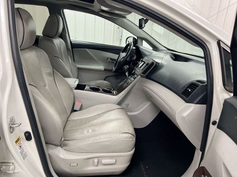 Used 2010 Toyota Venza FWD image 22