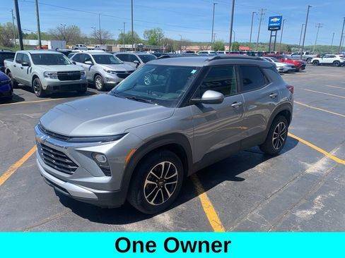 Used 2024 Chevrolet TrailBlazer LT w/ Convenience Package AWD/4WD image 1