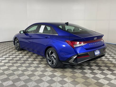 Certified 2025 Hyundai Elantra SEL FWD image 24