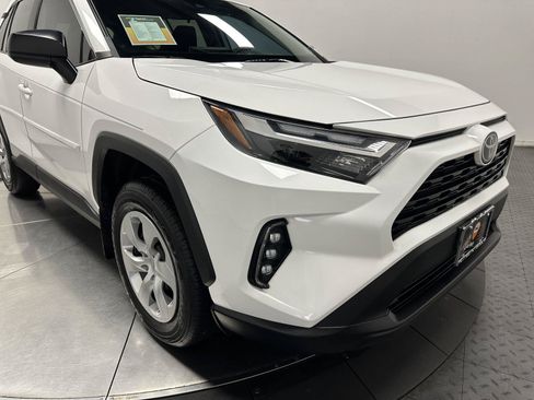 Used 2023 Toyota RAV4 LE AWD/4WD image 3