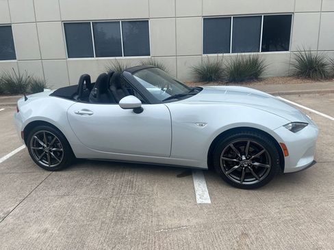 Used 2019 MAZDA MX-5 Miata Grand Touring image 11