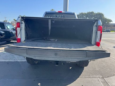 Used 2017 Ford F250 Platinum w/ Platinum Ultimate Package image 15