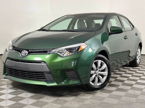 Used 2015 Toyota Corolla LE image 6