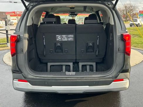 Used 2025 Kia Carnival EX image 7