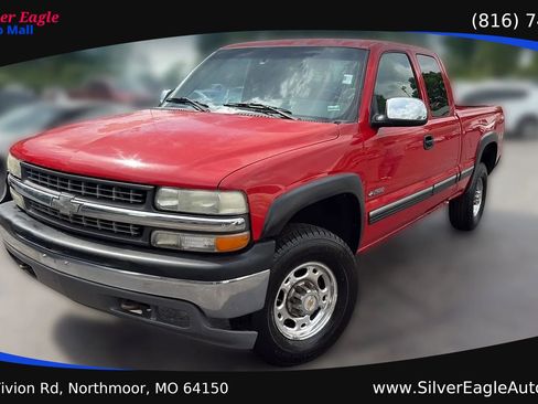 Used 2000 Chevrolet Silverado 2500 LS w/ Firm Ride Suspension Pkg AWD/4WD image 1