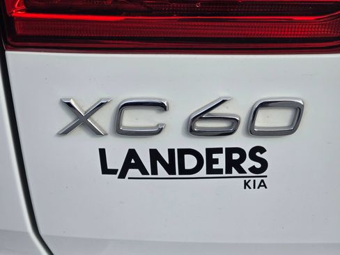 Used 2022 Volvo XC60 T8 Inscription Expression AWD/4WD image 38