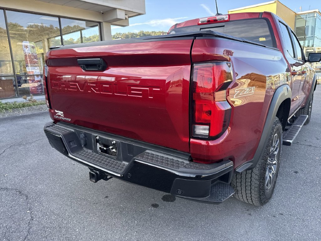 Used 2024 Chevrolet Colorado Z71 w/ Z71 Convenience Package 2 AWD/4WD image 5
