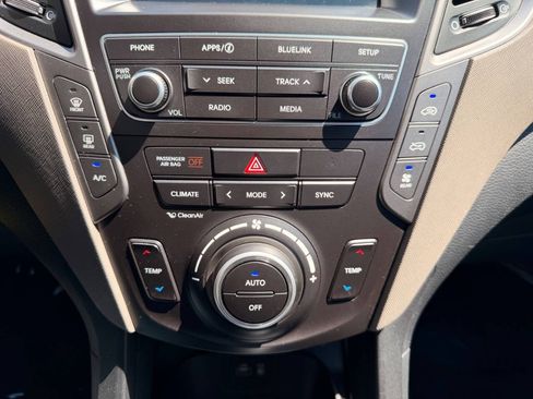 Used 2017 Hyundai Santa Fe SE AWD/4WD image 26