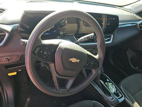 Used 2025 Chevrolet TrailBlazer LT AWD/4WD image 7