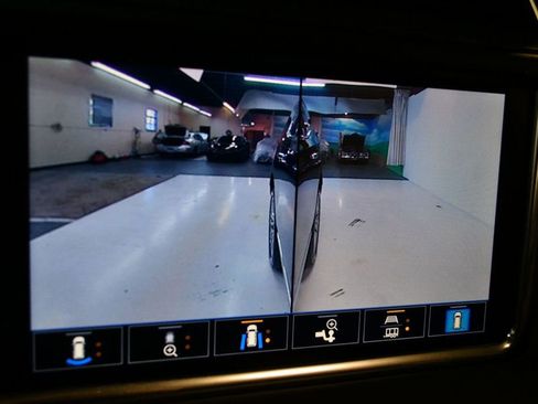 Used 2021 GMC Yukon Denali w/ Denali Premium Package image 68