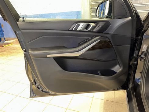 Used 2019 BMW X5 xDrive40i w/ Premium Package 2 image 32