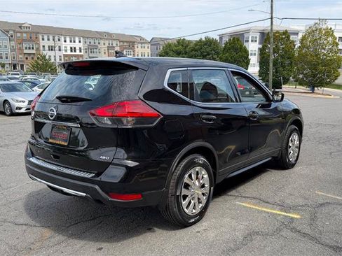Used 2017 Nissan Rogue S AWD/4WD image 12