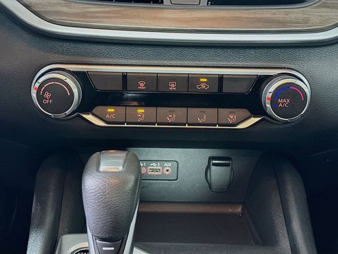 Used 2025 Nissan Altima 2.5 SV image 23