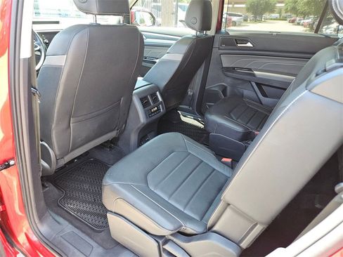 Used 2021 Volkswagen Atlas SEL Premium image 12