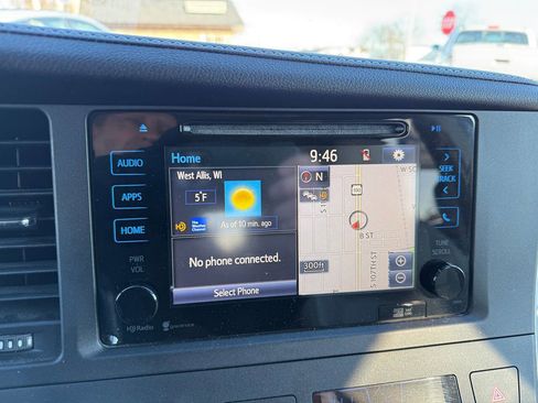 Used 2015 Toyota Sienna XLE Premium AWD/4WD image 60