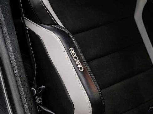 Used 2020 Ford Mustang Shelby GT500 w/ Technology Package RWD image 55
