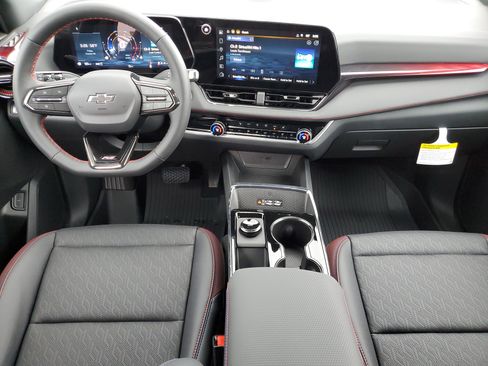 New 2026 Chevrolet Equinox RS w/ LPO, Floor Liner Package image 23